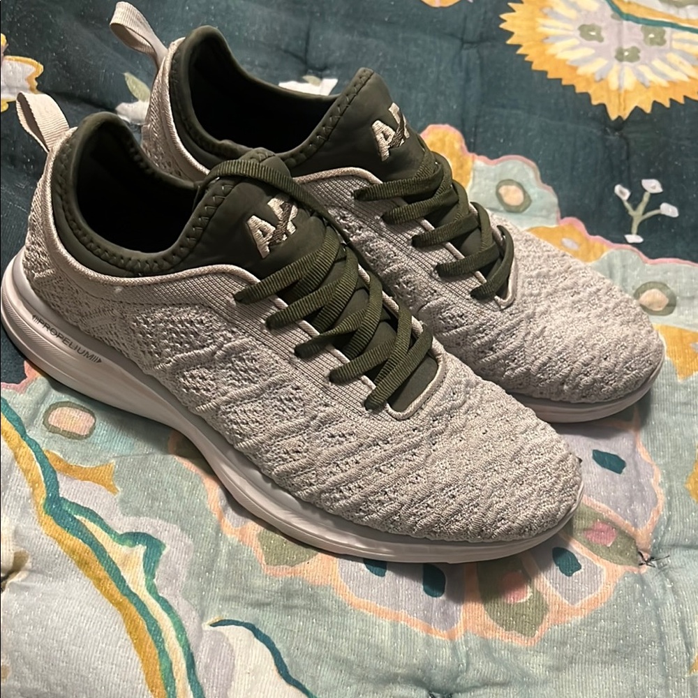 APL Techloom Phantom sneakers